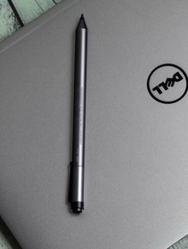 Dell XPS 13 2 in 1 2017 9 Dell XPS 13 2 in 1 2017 9