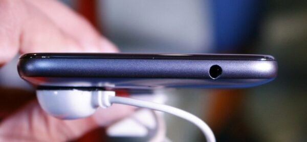 Hands On Moto E4 Plus 9