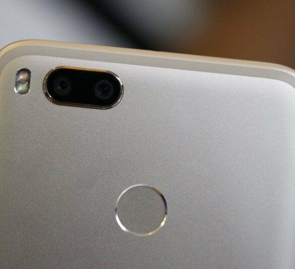 Inilah 5 Teknologi Smartphone yang <em>Trending</em> di Tahun 2017 28 Hands On Xiaomi Mi A1 2