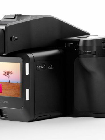 Phase One XF100 Trichromatic Digital Back 1