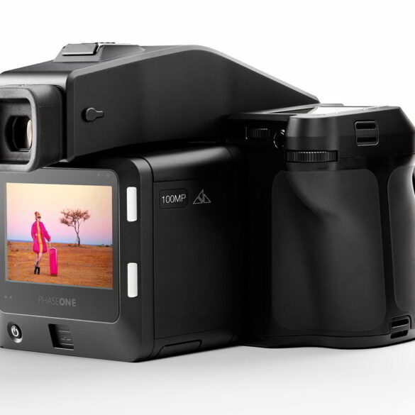 Phase One XF100 Trichromatic Digital Back 1