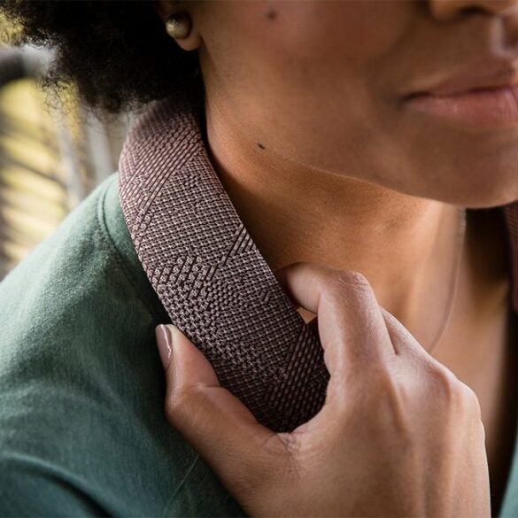 Bose SoundWear, Speaker Wireless Unik yang Dipasang di Leher 41 bose soundwear 4