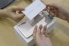 Beberapa Hal yang Harus Diperhatikan Sebelum Mengunjungi <em>Service Centre</em> Oppo 22 menerima kartu garansi