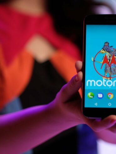 moto g5s plus closeup