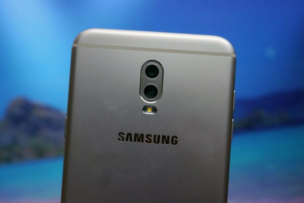 Samsung Galaxy J7 Indonesia 2