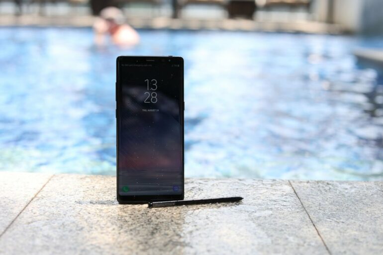 Review Samsung Galaxy Note8: Seri Galaxy Note Pertama dengan Dua Kamera Belakang 81 samsung galaxy note8 poolside