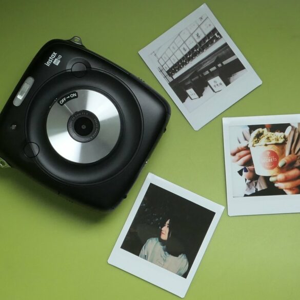 Fujifilm Instax Square SQ10 1