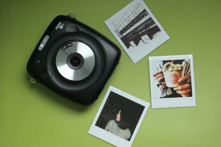 Fujifilm Instax Square SQ10 1