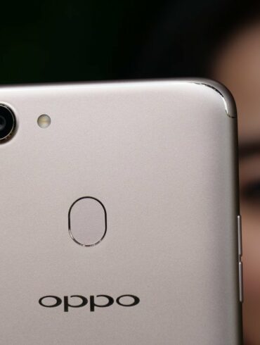 OPPO F5 kamera belakang OPPO F5 kamera belakang