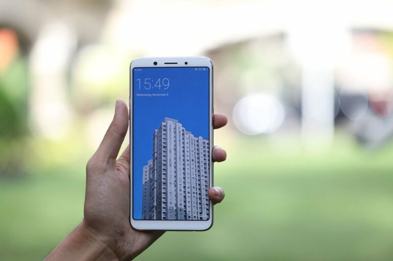 OPPO F5 layar depan