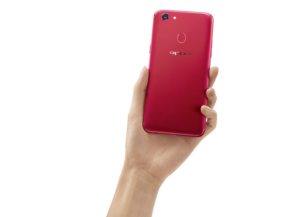 Oppo F5 red hand