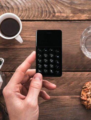 NichePhone-S, Ponsel Minimalis Berbasis Android dengan Bentuk Candy Bar 46 nichephone s 1