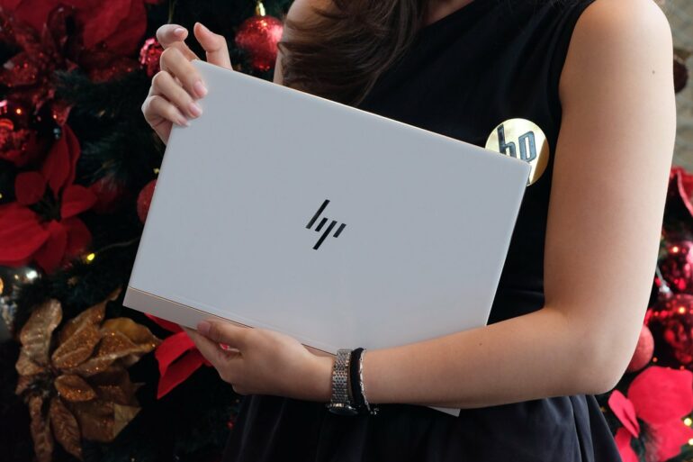 hp spectre 13 2017 cover