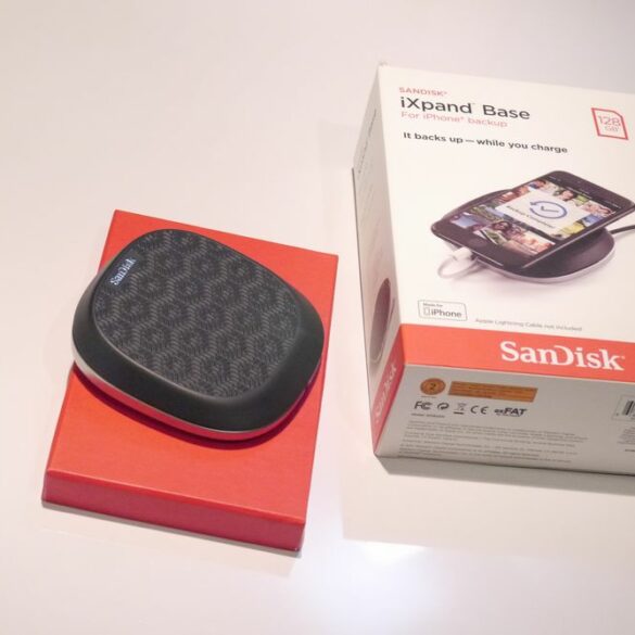 SanDisk iXpand Base Resmi Hadir di Indonesia, Solusi Backup Otomatis dan Charging untuk iPhone 21 sandsk ixpand base 1