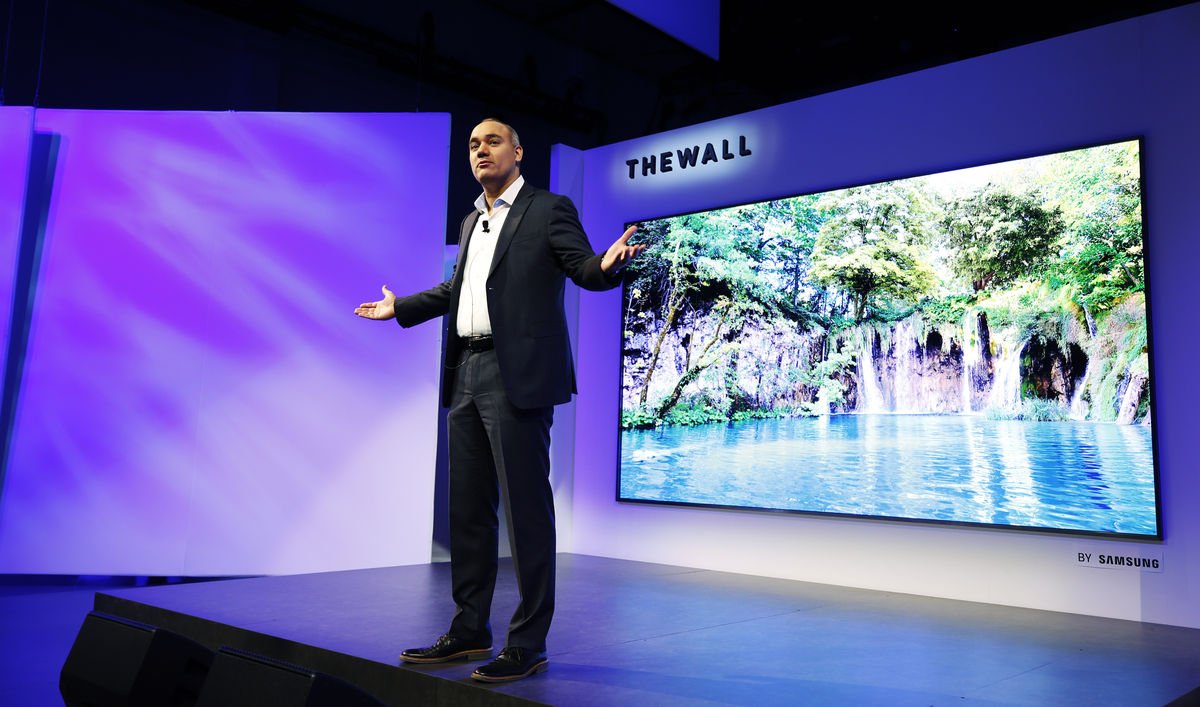 CES 2018 Samsung The Wall Modular MicroLED 146 inch TV 1