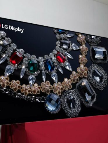 LG OLED 88 Inci 8K