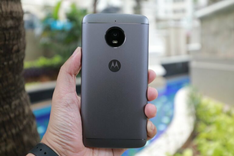 Moto E4 Plus 3
