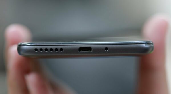 Review Motorola Moto E4 Plus: Smartphone Terjangkau dengan Layar Lebar dan Baterai Besar 23 Moto E4 Plus 5