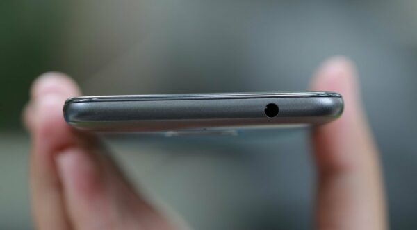 Review Motorola Moto E4 Plus: Smartphone Terjangkau dengan Layar Lebar dan Baterai Besar 24 Moto E4 Plus 6