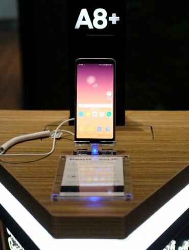 Samsung Galaxy A8 dan Galaxy A8 4 Samsung Galaxy A8 dan Galaxy A8 4