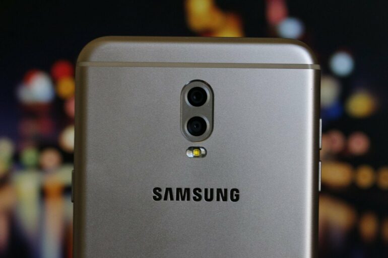 Review Samsung Galaxy J7+: Seri J Pertama dengan Kamera Belakang Ganda 38 Samsung Galaxy J7 3