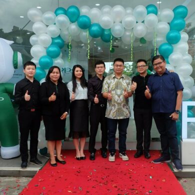 oppo store malang Photo 4