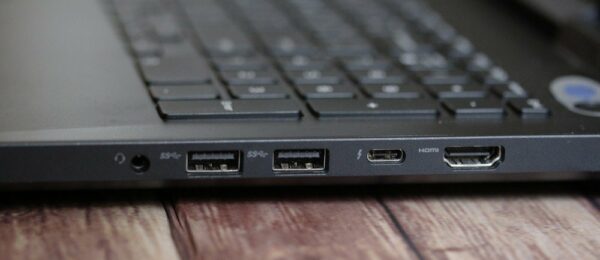 Review Dell Inspiron 15 7577: Laptop Gaming dengan Layar IPS 4K dan GTX 1060 Max-Q 25 Dell Inspiron 15 7577 2