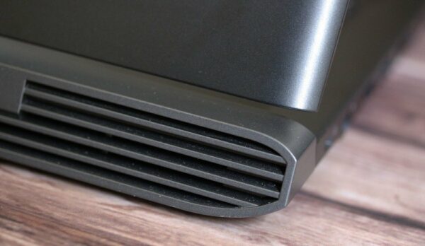 Review Dell Inspiron 15 7577: Laptop Gaming dengan Layar IPS 4K dan GTX 1060 Max-Q 23 Dell Inspiron 15 7577 6