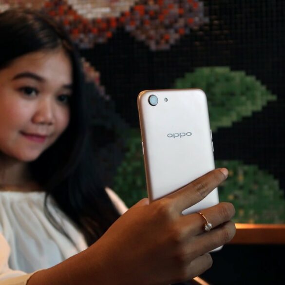 Oppo A83 2