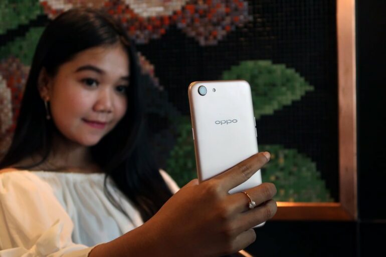 Oppo A83 2