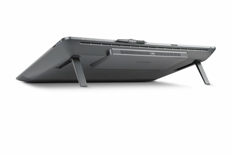 WAcom cintiq pro engine 1