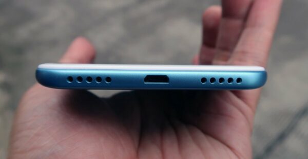 Xiaomi Redmi 5 Plus Biru 4