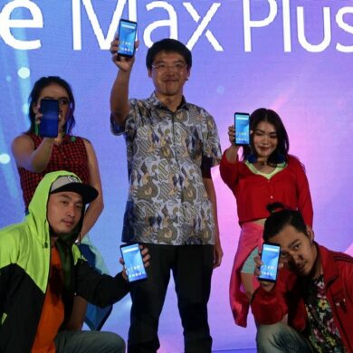 Asus Zenfone Max Plus M1 1