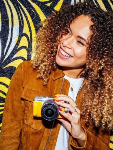 canon eos M100 1