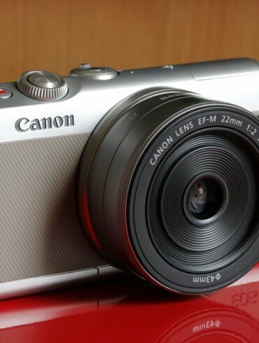 canon eos m100 1