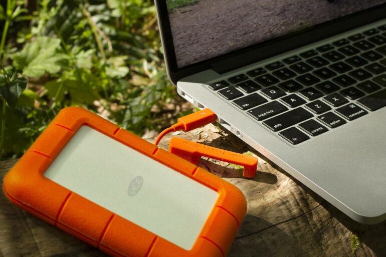 LaCie Rugged RAID Pro, Hard Disk Eksternal Tangguh dengan USB Type-C dan Card Reader 32 lacie rugged raid 1