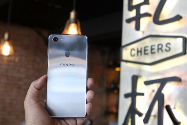 oppo f7 belakang silver oppo f7 belakang silver