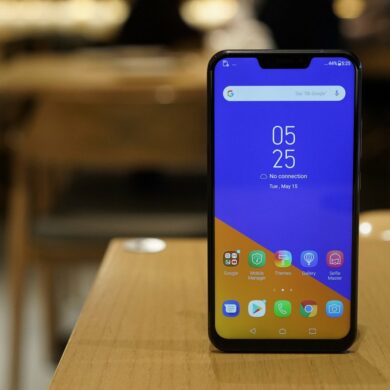 ASUS Zenfone 5 layar depan