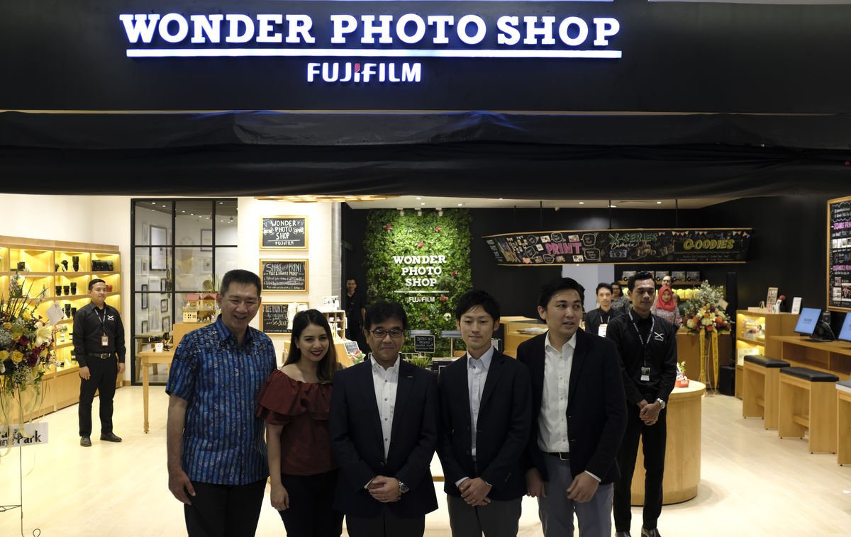 Fujifilm Wonder Photo Shop CP opening 1