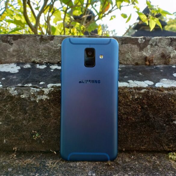 Galaxy A6 Blue 3