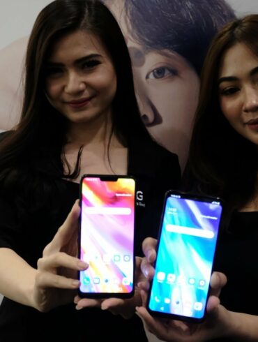 LG G7 ThinQ 1 1