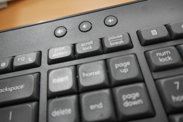 Logitech MK545 2 Logitech MK545 2