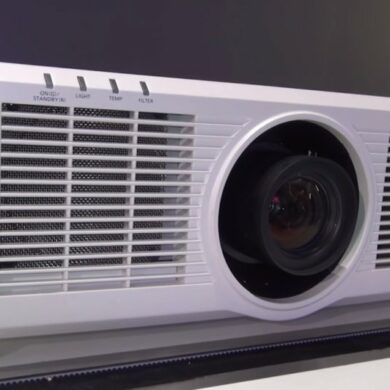 Panasonic PT MZ670 001