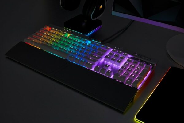 Corsair K70 RGB MK.2, Keyboard Gaming Mekanikal Yang Indah Dengan Opsi 5 Jenis Switch 27 Corsair K70 RGB MK2 002c