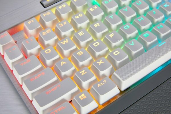 Corsair K70 RGB MK.2, Keyboard Gaming Mekanikal Yang Indah Dengan Opsi 5 Jenis Switch 31 Corsair K70 RGB MK2 004a