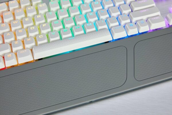 Corsair K70 RGB MK.2, Keyboard Gaming Mekanikal Yang Indah Dengan Opsi 5 Jenis Switch 32 Corsair K70 RGB MK2 004b