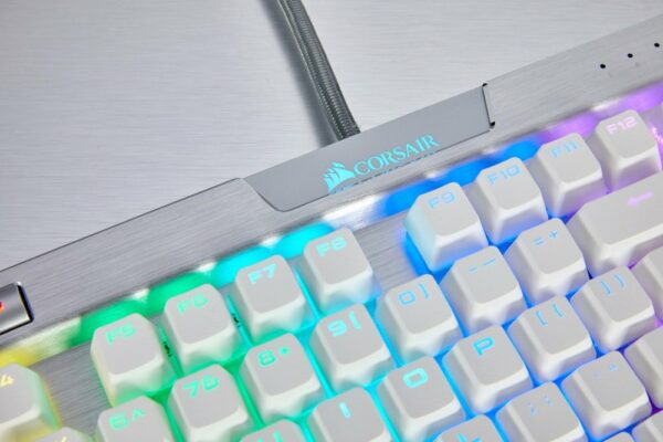 Corsair K70 RGB MK.2, Keyboard Gaming Mekanikal Yang Indah Dengan Opsi 5 Jenis Switch 33 Corsair K70 RGB MK2 004c