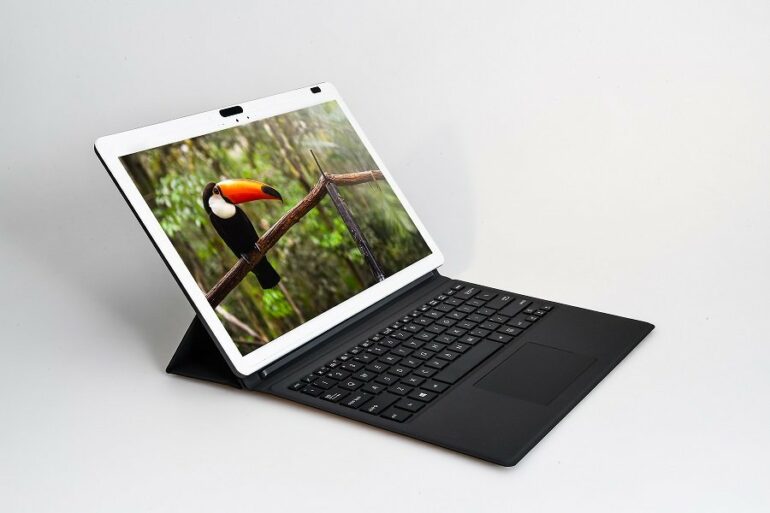 The Qualcomm Snapdragon 850 Mobile Compute Platform Reference Design An... The Qualcomm Snapdragon 850 Mobile Compute Platform Reference Design An...