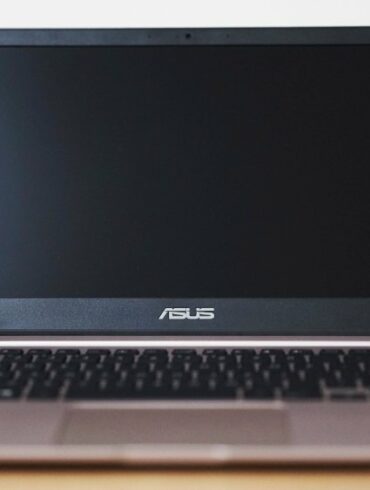 Review ASUS ZenBook 13 UX331UAL: Laptop Kecil & Ringan yang Tahan Diinjak 27 ASUS ZenBook 13 UX331U 001 1