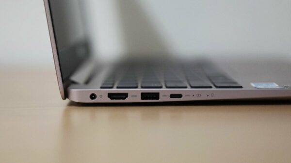 ASUS ZenBook 13 UX331U 006a 1 ASUS ZenBook 13 UX331U 006a 1